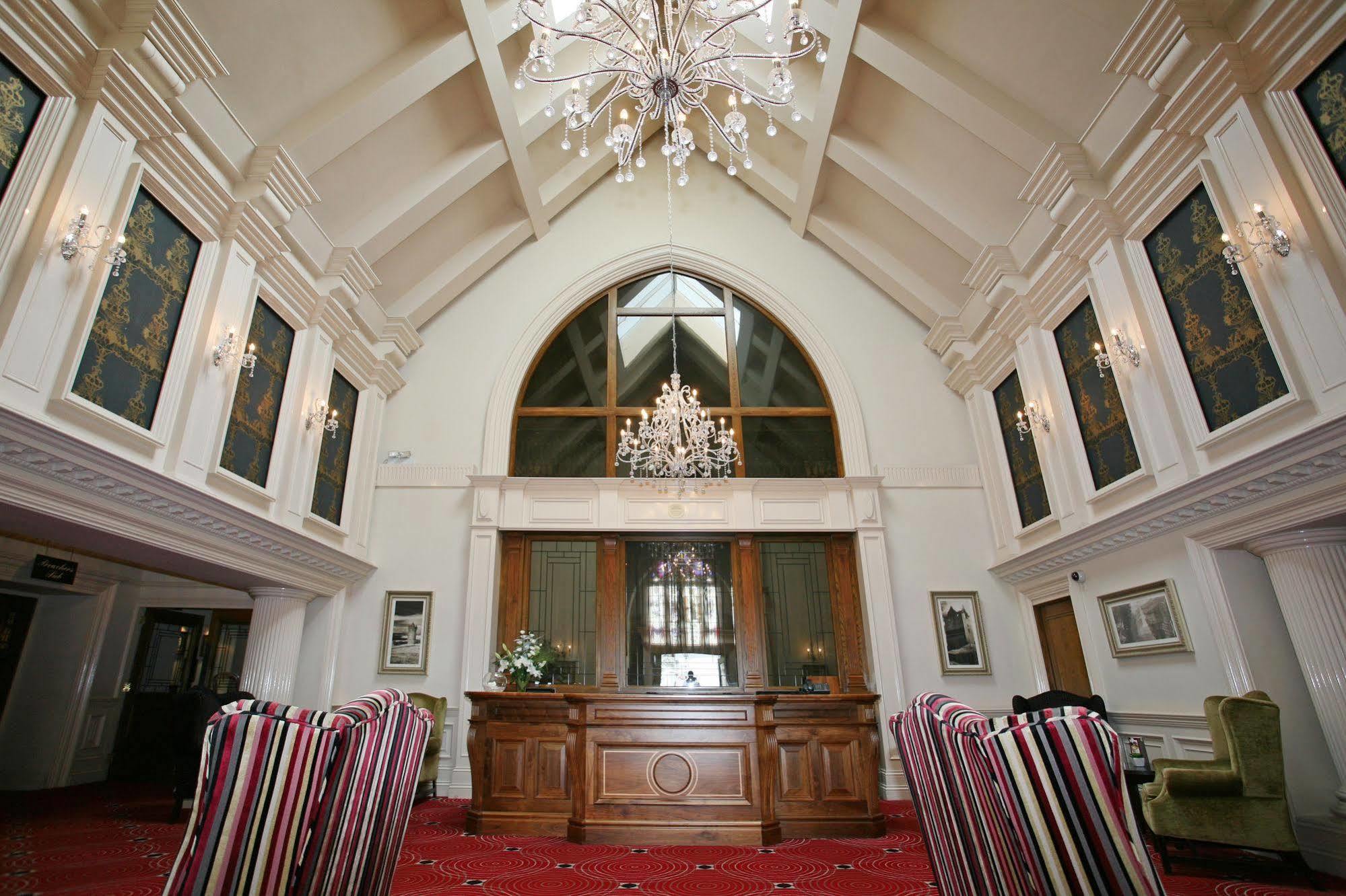 Temple Gate Hotel 에니스 외부 사진