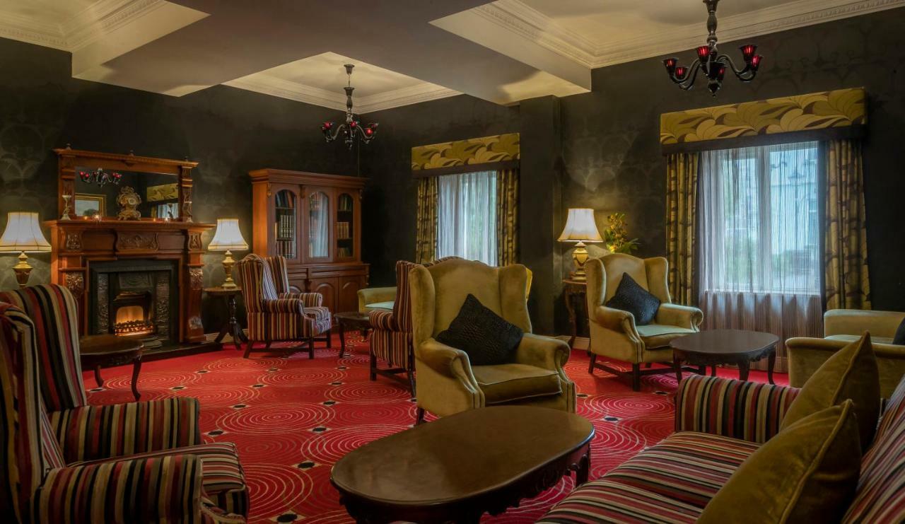 Temple Gate Hotel 에니스 외부 사진